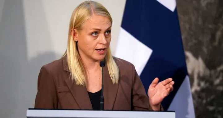 KYLLÄ SE SIITÄ RAUHOITTUU