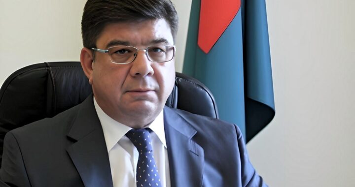 Suurlähettiläs Pavel Kuznetsov Naapuriseuran tapahtumassa