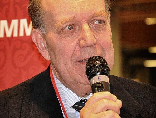 Juhani Suomi pitää ydinasepelotetta turvallisuusharhana